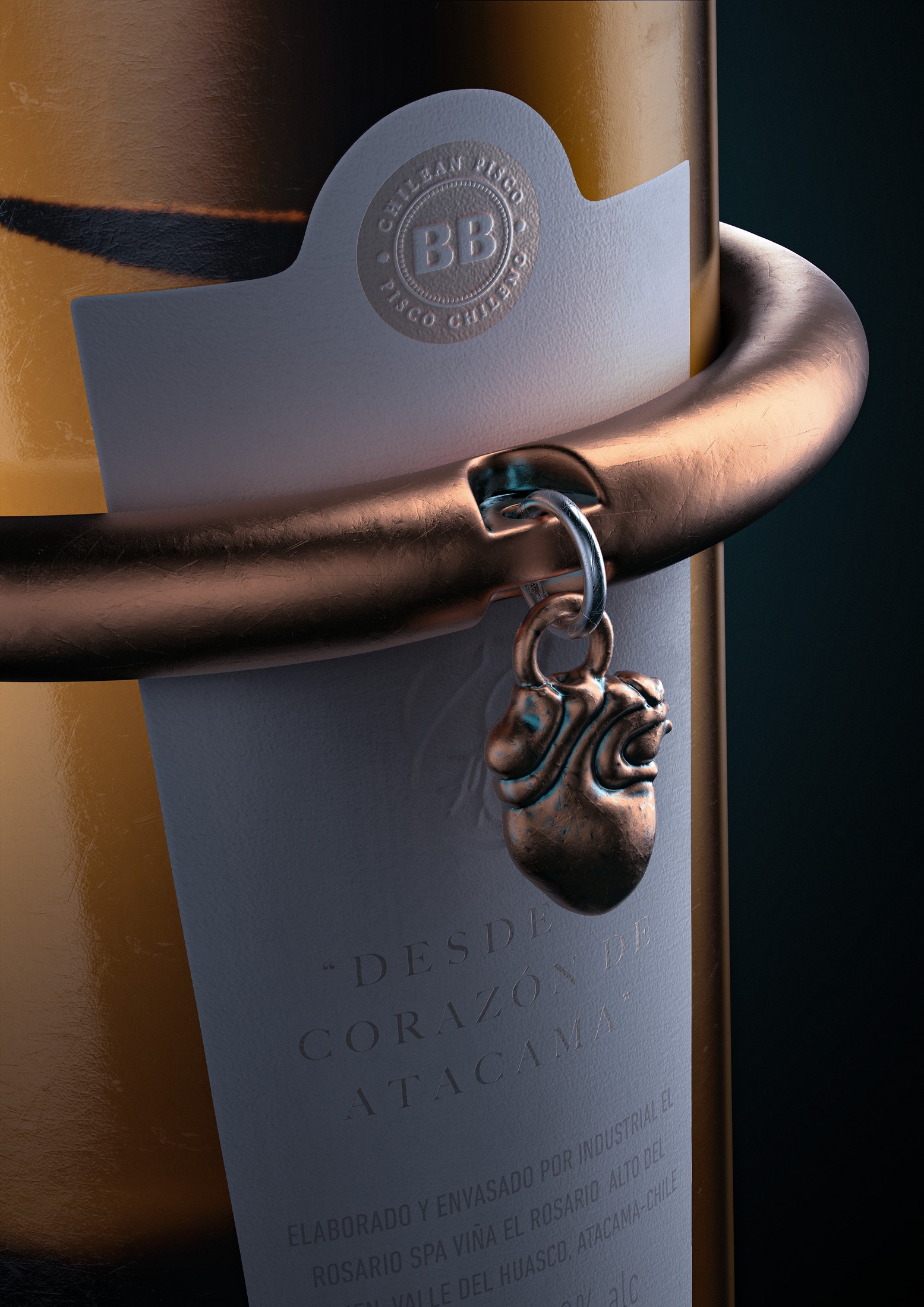 Detalle posterior de Gran Pisco DOX con colgante de corazón y banda envolvente